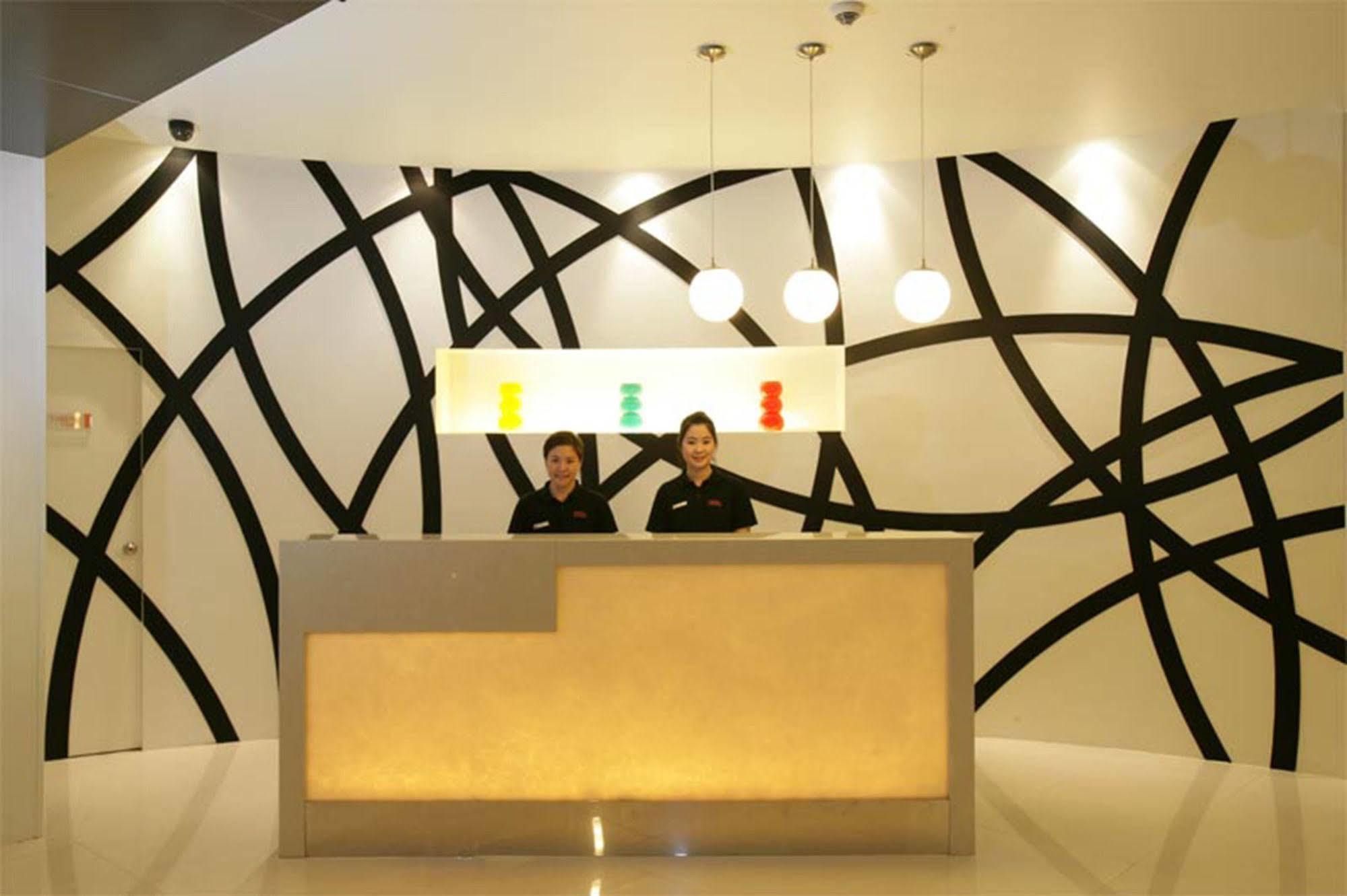 Legacy Hotel Bangkok Sukhumvit Extérieur photo
